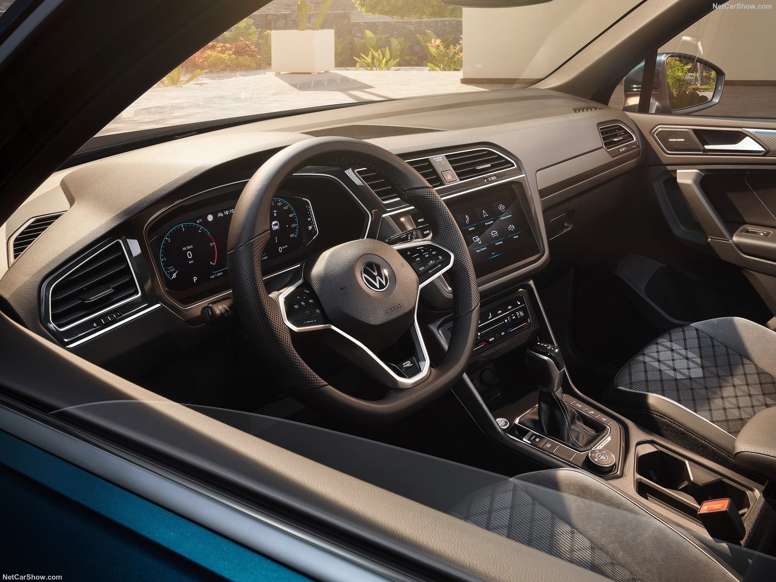 Volkswagen-Tiguan-2021-1600-11